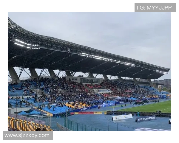 如皋体育馆精彩足球比赛直播全程回顾与精彩瞬间分享